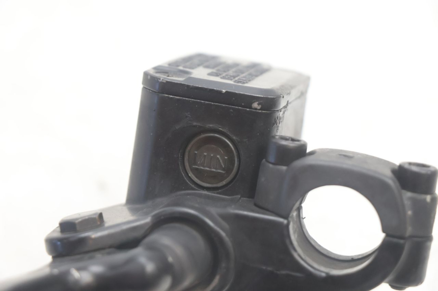 photo de HAUPTBREMSZYLINDER HINTEN YAMAHA YP MAJESTY 125 (2002 - 2006) - Oberflächenzustand und Material