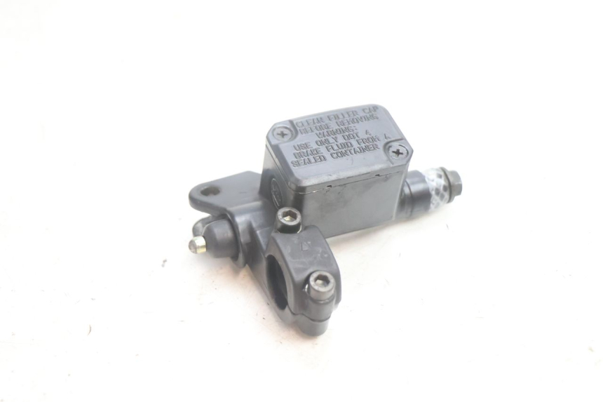 photo de HAUPTBREMSZYLINDER HINTEN YAMAHA YP MAJESTY 125 (2002 - 2006) - Hauptansicht
