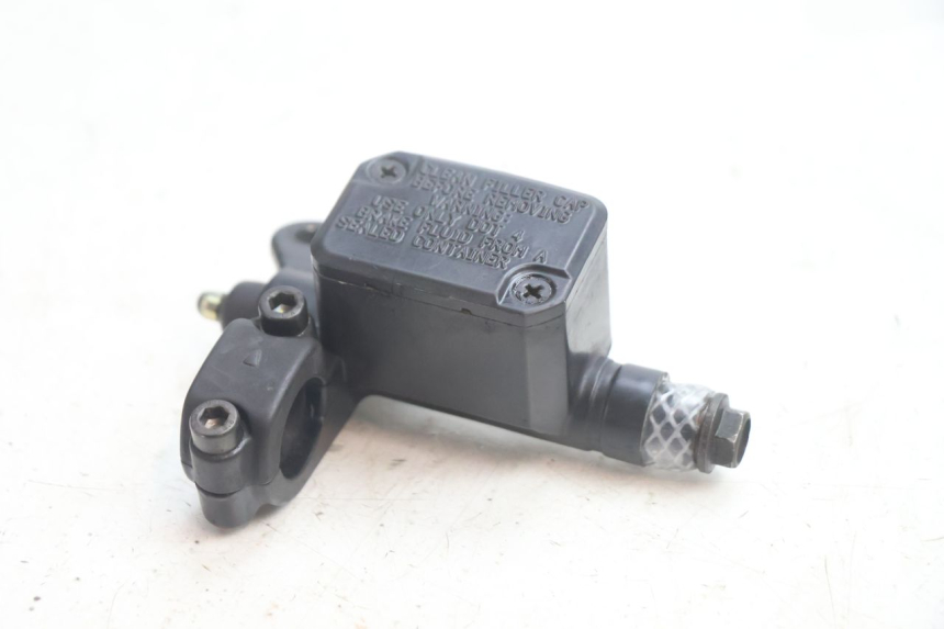 photo de HAUPTBREMSZYLINDER HINTEN YAMAHA YP MAJESTY 125 (2002 - 2006) - Zoom auf Gebrauchszustand