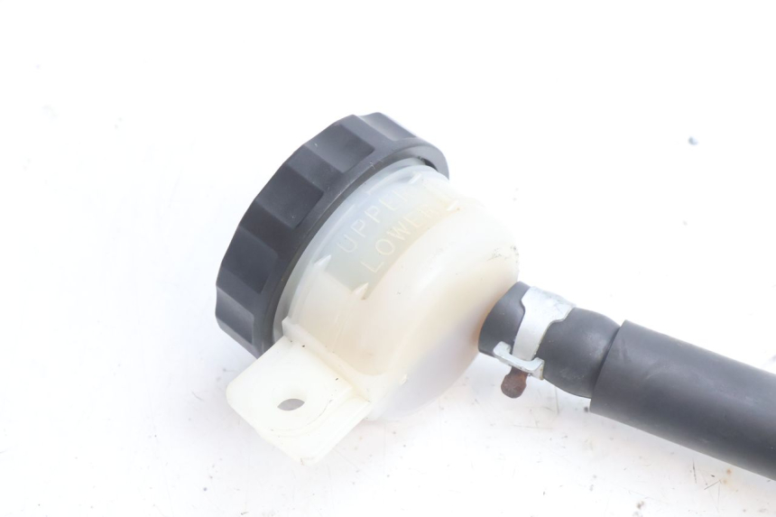photo de BREMSPUMPE HINTEN KAWASAKI ZZR 600 (1995 - 2004) - Technische Nahaufnahme