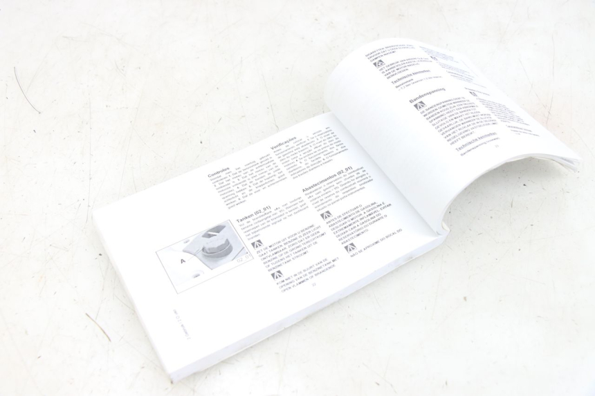 photo de BENUTZERHANDBUCH PIAGGIO FLY 125 (2005 - 2012) - Details der Befestigungspunkte