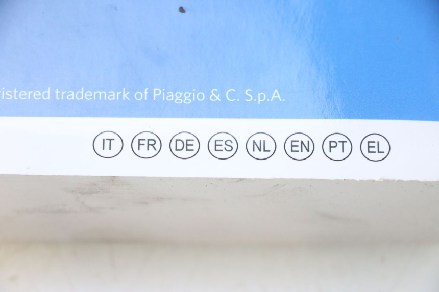 photo de BENUTZERHANDBUCH PIAGGIO MP3 HPE 530 (2022 - 2026) - Oberflächenzustand und Material