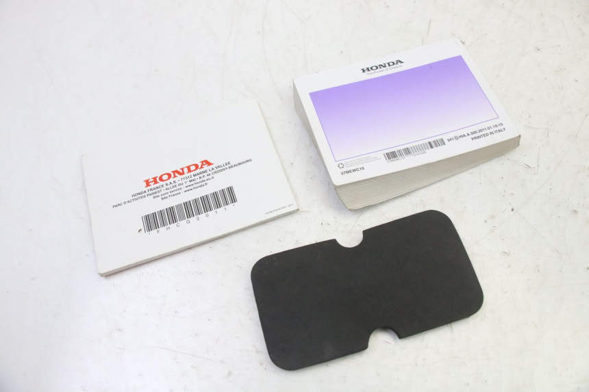 photo de BENUTZERHANDBUCH HONDA NTV DEAUVILLE ABS 700 (2007 - 2016) - Technische Nahaufnahme