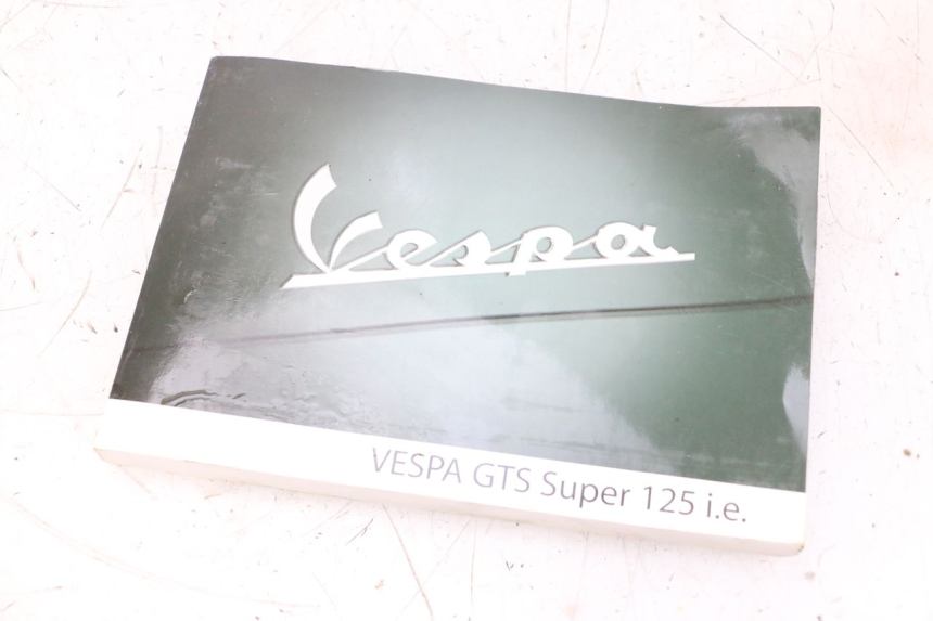 photo de BENUTZERHANDBUCH PIAGGIO VESPA GTS SUPER IE 125 (2009 - 2016) - Hauptansicht