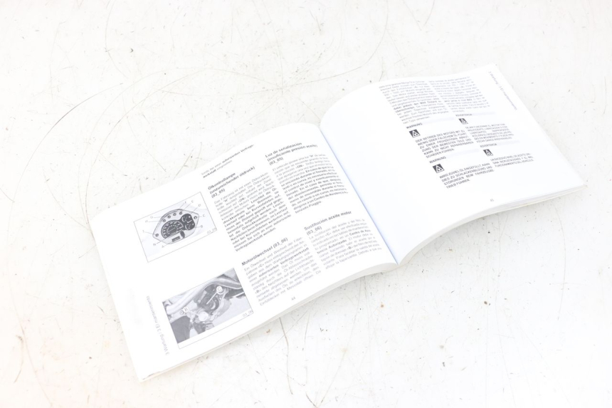 photo de BENUTZERHANDBUCH PIAGGIO VESPA GTS SUPER IE 125 (2009 - 2016) - Technische Nahaufnahme