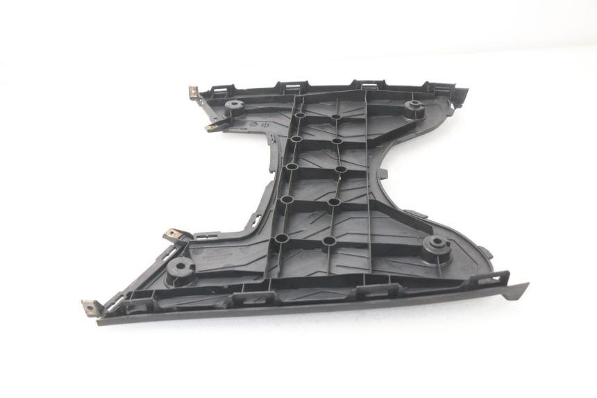 photo de TRITTBRETT VERKLEIDUNG KYMCO AGILITY CITY 2T 50 (2008 - 2016) - Zoom auf Gebrauchszustand