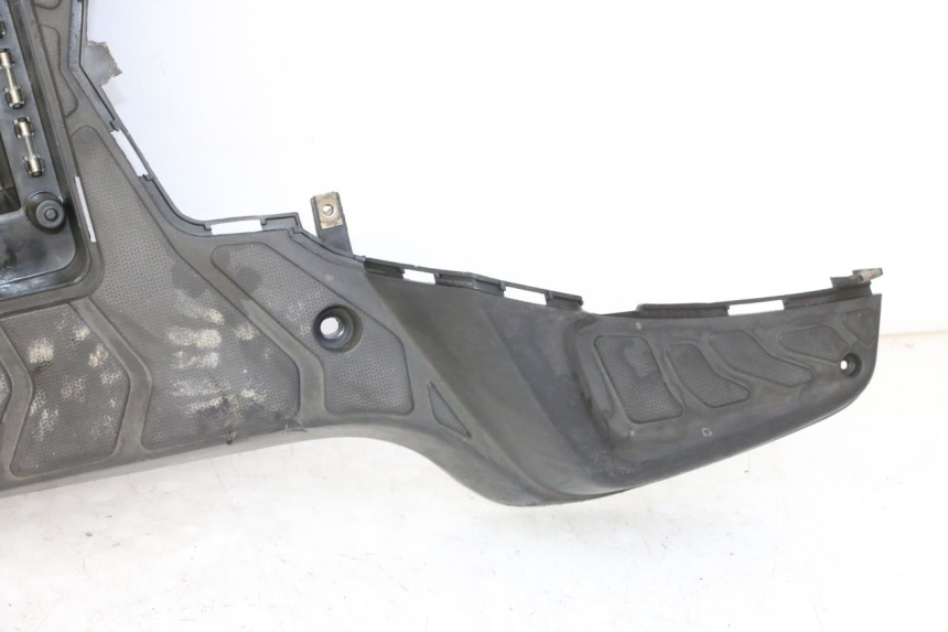 photo de TRITTBRETT VERKLEIDUNG KYMCO AGILITY NAKED RENOUVO 2T 50 (2011 - 2018) - Hochauflösende Nahaufnahme