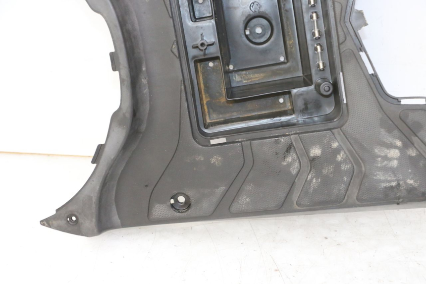 photo de TRITTBRETT VERKLEIDUNG KYMCO AGILITY NAKED RENOUVO 2T 50 (2011 - 2018) - Ergänzendes Produktfoto