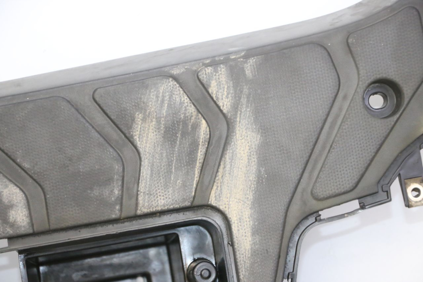 photo de TRITTBRETT VERKLEIDUNG KYMCO AGILITY NAKED RENOUVO 2T 50 (2011 - 2018) - Detaillierte Sichtprüfung