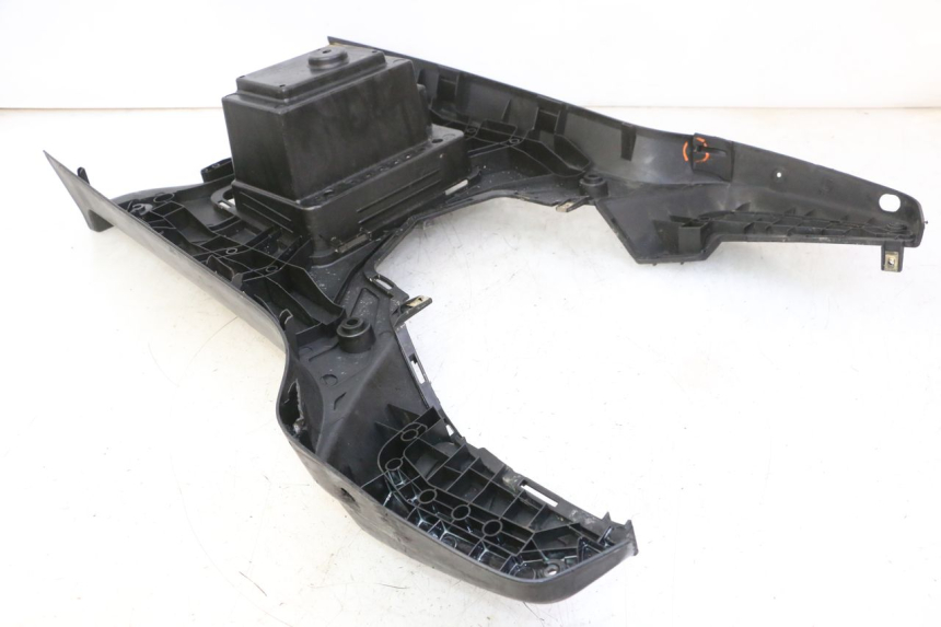 photo de TRITTBRETT VERKLEIDUNG KYMCO AGILITY NAKED RENOUVO 2T 50 (2011 - 2018) - Alternative Perspektive