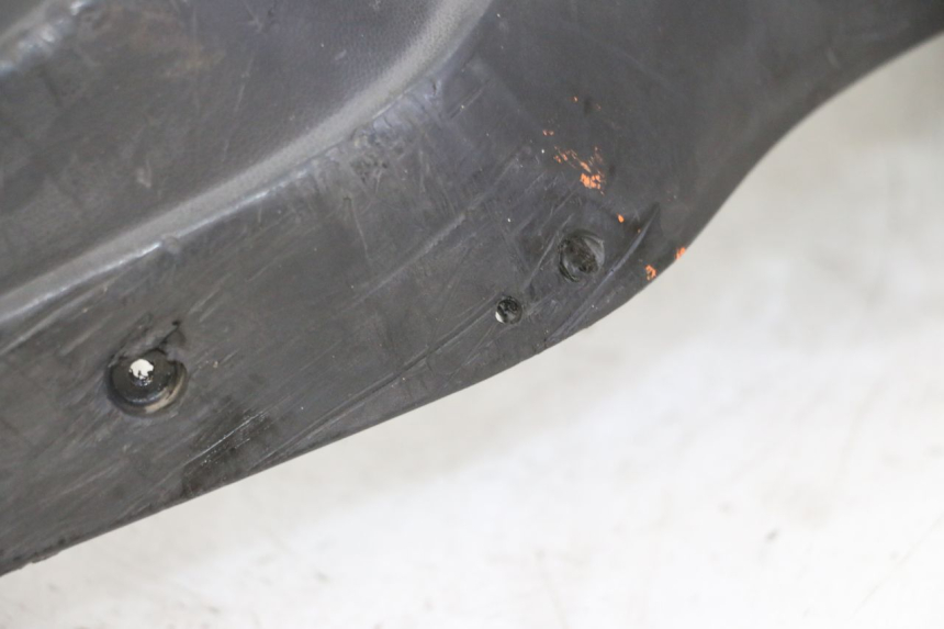 photo de TRITTBRETT VERKLEIDUNG KYMCO AGILITY NAKED RENOUVO 2T 50 (2011 - 2018) - Kennzeichnungen und Originalreferenzen