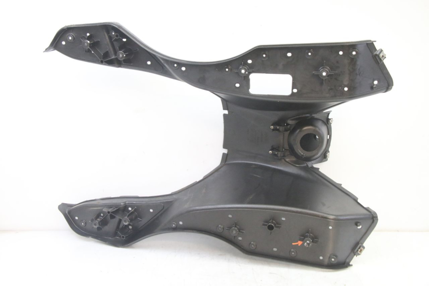 photo de TRITTBRETT VERKLEIDUNG APRILIA ATLANTIC 125 (2003 - 2009) - Details der Befestigungspunkte