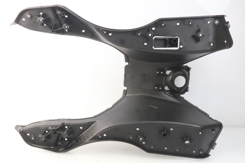 photo de TRITTBRETT VERKLEIDUNG APRILIA ATLANTIC 125 (2003 - 2009) - Detailansicht des Bauteils