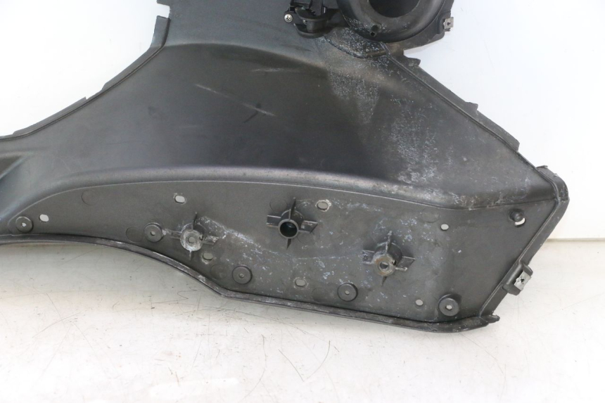 photo de TRITTBRETT VERKLEIDUNG APRILIA ATLANTIC S 125 (2010 - 2013) - Weitere Ansicht des Artikels