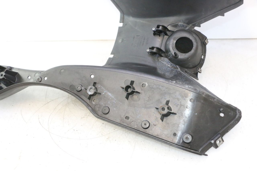 photo de TRITTBRETT VERKLEIDUNG APRILIA ATLANTIC S 125 (2010 - 2013) - Detailansicht des Bauteils