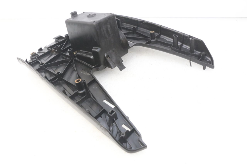 photo de TRITTBRETT VERKLEIDUNG MBK BOOSTER NEXT GENERATION 50 (2004 - 2007) - Zoom auf Gebrauchszustand