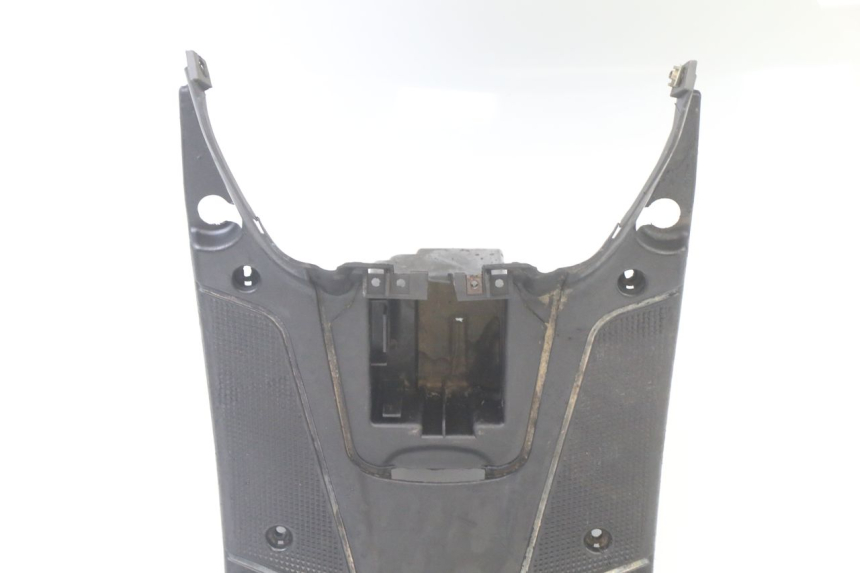 photo de TRITTBRETT VERKLEIDUNG MBK BOOSTER SPIRIT NAKED 50 (2004 - 2017) - Details der Befestigungspunkte