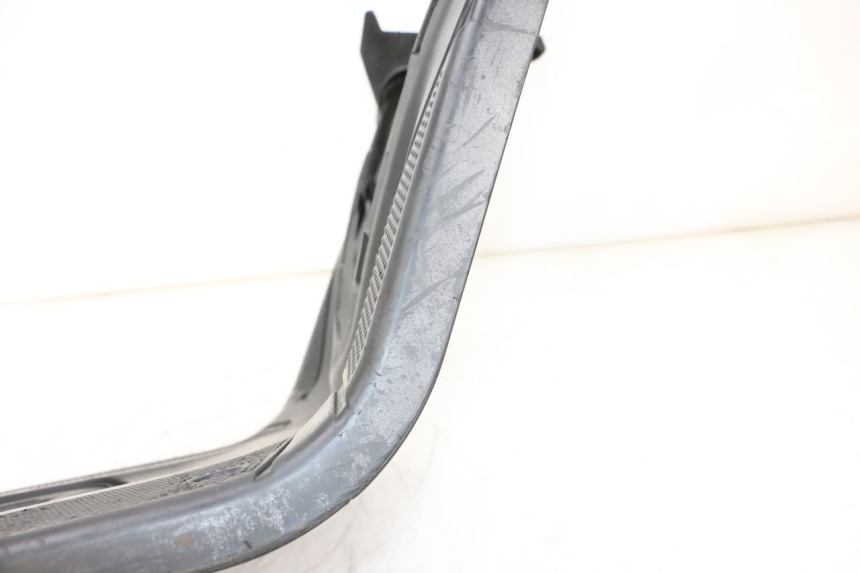 photo de TRITTBRETT VERKLEIDUNG MBK BOOSTER SPIRIT NAKED 50 (2004 - 2017) - Charakteristische Merkmale