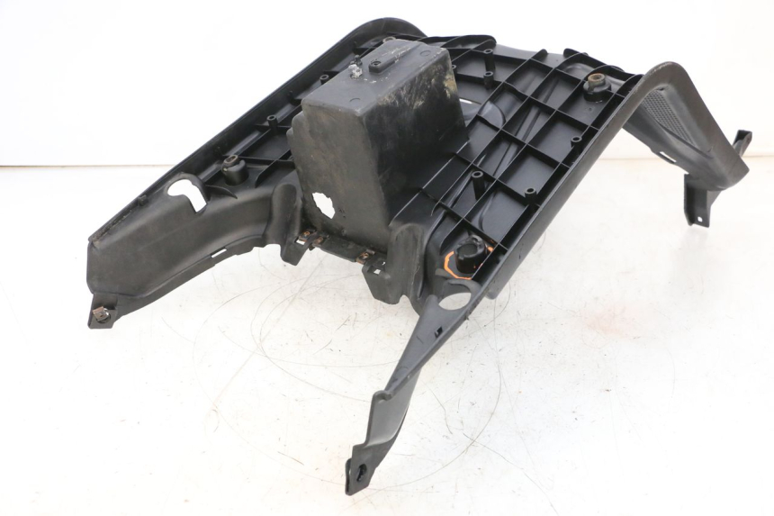 photo de TRITTBRETT VERKLEIDUNG MBK BOOSTER SPIRIT NAKED 50 (2004 - 2017) - Oberflächenzustand und Material