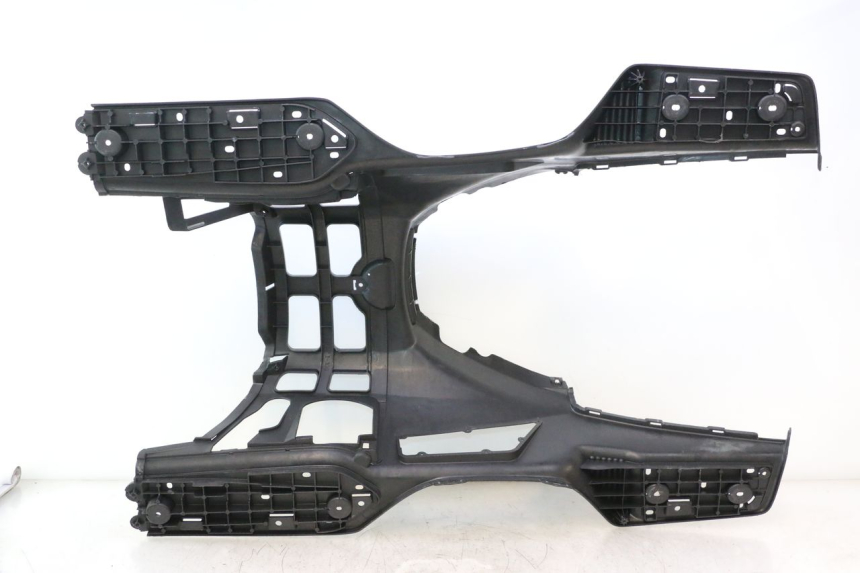 photo de TRITTBRETT VERKLEIDUNG SUZUKI BURGMAN EXECUTIVE ABS 650 (2006 - 2012) - Detaillierte Sichtprüfung