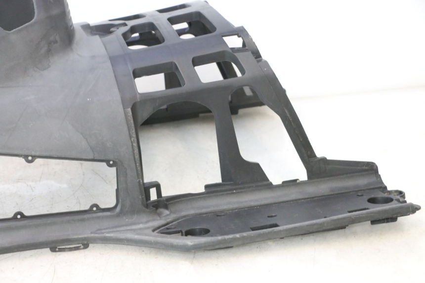 photo de TRITTBRETT VERKLEIDUNG SUZUKI BURGMAN EXECUTIVE ABS 650 (2006 - 2012) - Zoom auf Gebrauchszustand