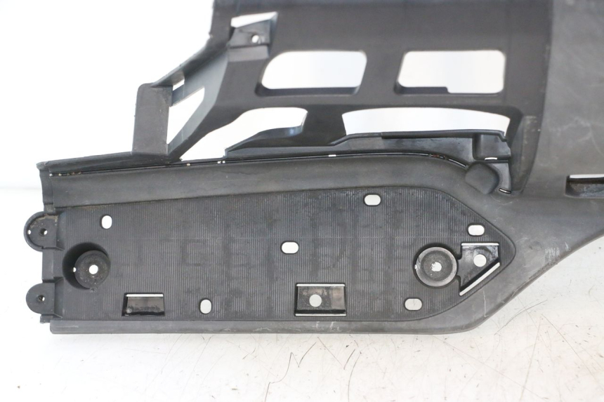 photo de TRITTBRETT VERKLEIDUNG SUZUKI BURGMAN EXECUTIVE ABS 650 (2006 - 2012) - Detailansicht des Bauteils