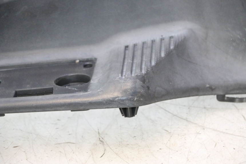 photo de TRITTBRETT VERKLEIDUNG SUZUKI BURGMAN EXECUTIVE ABS 650 (2006 - 2012) - Technische Nahaufnahme