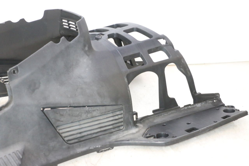 photo de TRITTBRETT VERKLEIDUNG SUZUKI BURGMAN EXECUTIVE ABS 650 (2006 - 2012) - Weitere Ansicht des Artikels