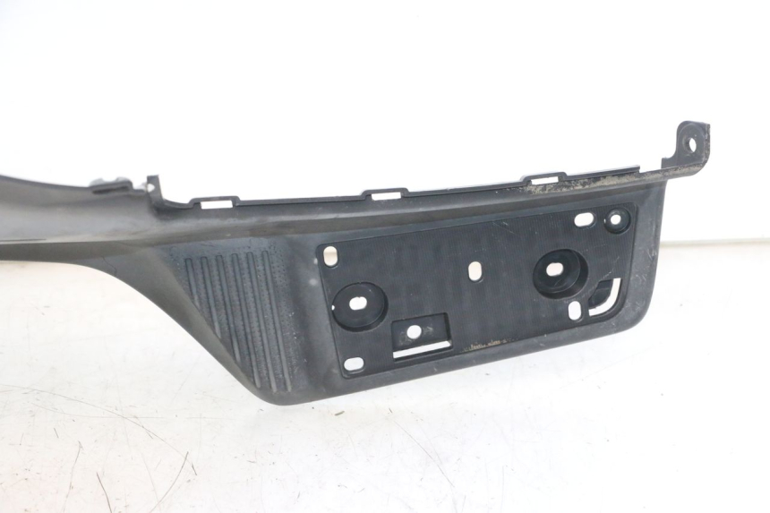 photo de TRITTBRETT VERKLEIDUNG SUZUKI BURGMAN EXECUTIVE ABS 650 (2006 - 2012) - Zoom auf Gebrauchszustand