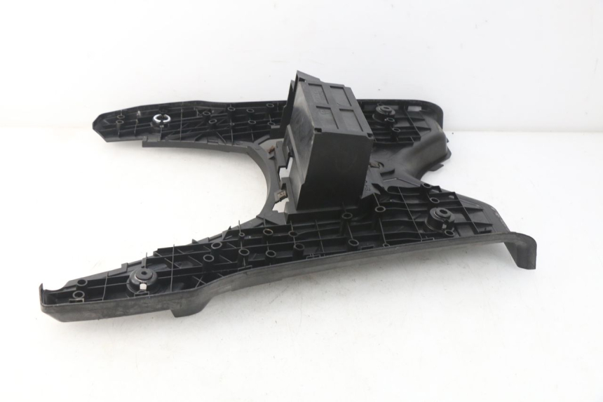 photo de FUßRASTE YAMAHA BW'S BWS 125 (2010 - 2013) - Details der Befestigungspunkte