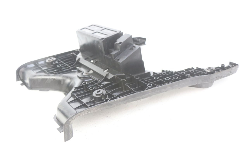 photo de FUßRASTE YAMAHA BW'S BWS 125 (2010 - 2013) - Details der Befestigungspunkte