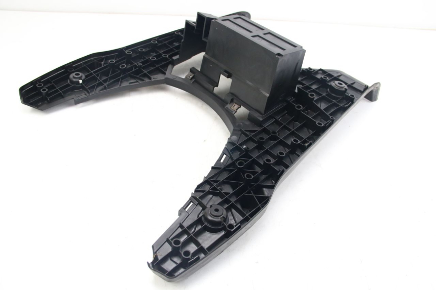 photo de FUßRASTE YAMAHA BW'S BWS 125 (2010 - 2013) - Detaillierte Sichtprüfung