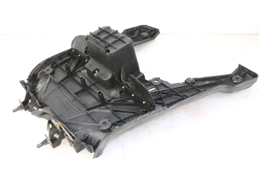 photo de TRITTBRETT VERKLEIDUNG YAMAHA BW'S 100 (1999 - 2002) - Details der Befestigungspunkte