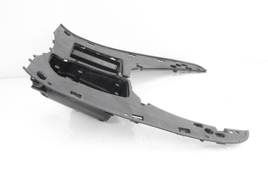 photo de TRITTBRETT VERKLEIDUNG JMSTAR CJ12M 125 (2005 - 2007) - Details der Befestigungspunkte