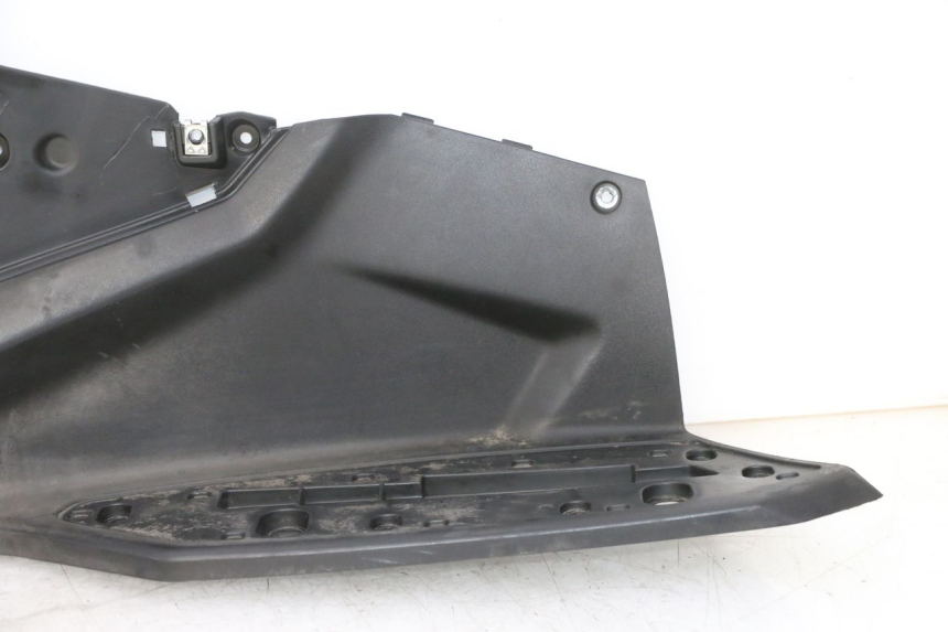 photo de TRITTBRETT VERKLEIDUNG RECHTS QUADRO 4 4D 350 (2015 - 2018) - Weitere Ansicht des Artikels