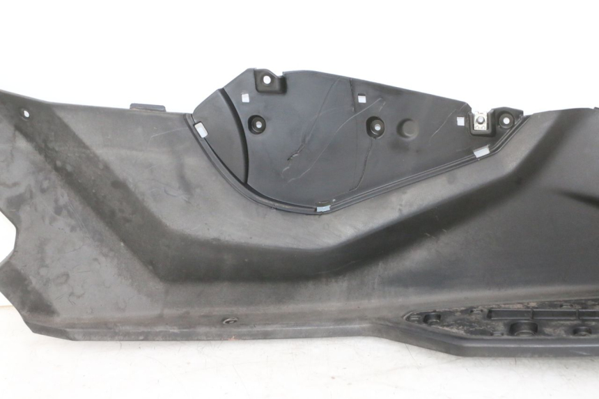 photo de TRITTBRETT VERKLEIDUNG RECHTS QUADRO 4 4D 350 (2015 - 2018) - Kennzeichnungen und Originalreferenzen