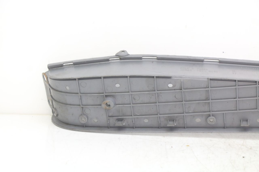 photo de RECHTER FUßRASTEN HONDA FES PANTHEON 2T 125 (1998 - 2002) - Zoom auf Gebrauchszustand