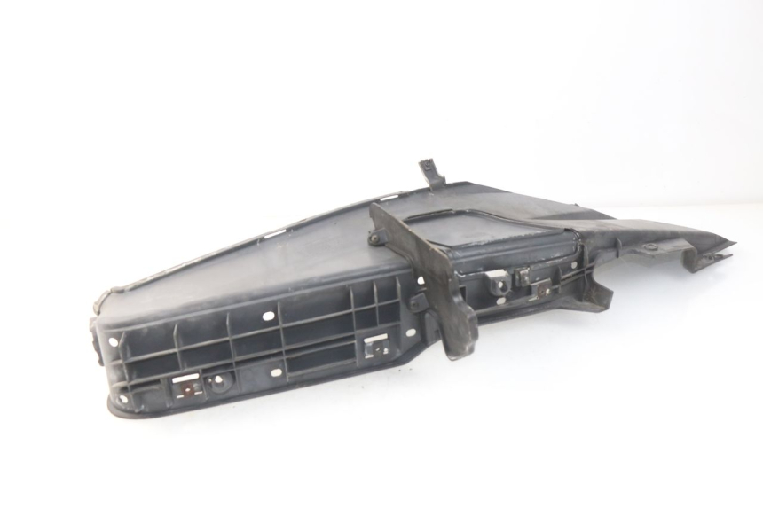 photo de RECHTER FUßRASTEN HONDA FES PANTHEON 125 (2003 - 2007) - Zoom auf Gebrauchszustand