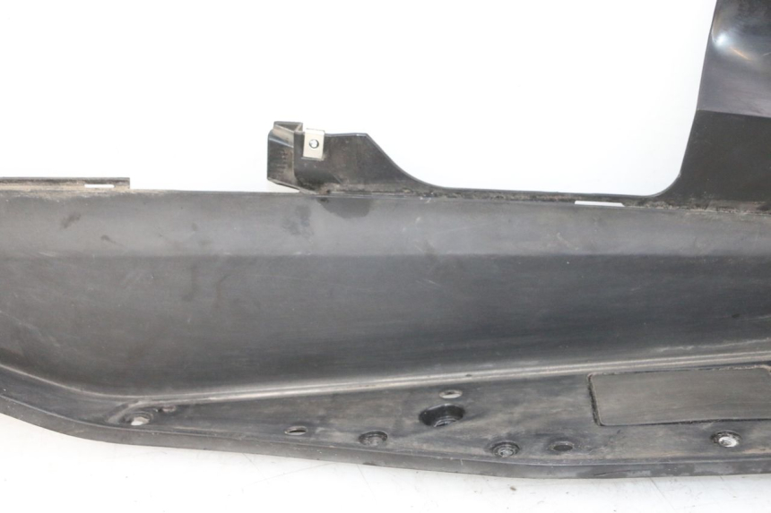 photo de TRITTBRETT VERKLEIDUNG RECHTS HONDA FORZA ABS 300 (2013 - 2017) - Weitere Ansicht des Artikels