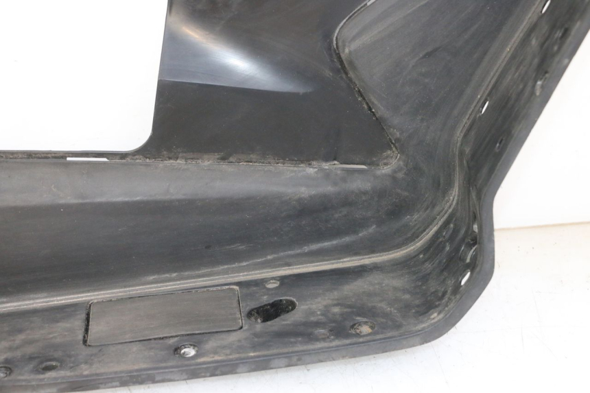 photo de TRITTBRETT VERKLEIDUNG RECHTS HONDA FORZA ABS 300 (2013 - 2017) - Charakteristische Merkmale