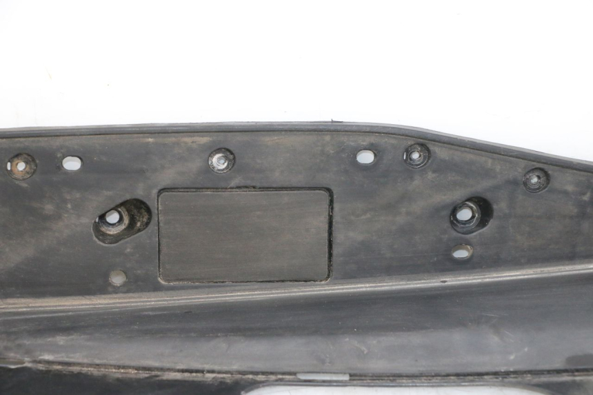 photo de TRITTBRETT VERKLEIDUNG RECHTS HONDA FORZA ABS 300 (2013 - 2017) - Details der Befestigungspunkte