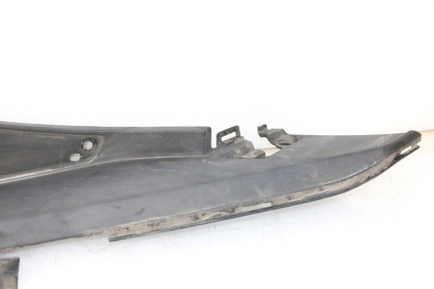 photo de TRITTBRETT VERKLEIDUNG RECHTS HONDA FORZA ABS 300 (2013 - 2017) - Oberflächenzustand und Material