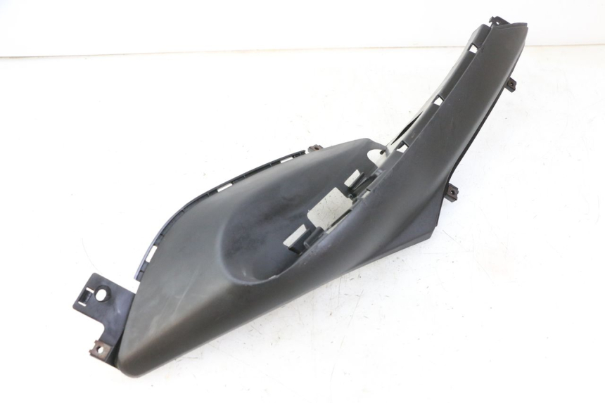 photo de TRITTBRETT VERKLEIDUNG RECHTS MBK OVETTO ONE 2T 50 (2013 - 2017) - Details der Befestigungspunkte