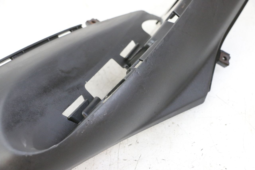 photo de TRITTBRETT VERKLEIDUNG RECHTS MBK OVETTO ONE 2T 50 (2013 - 2017) - Oberflächenzustand und Material