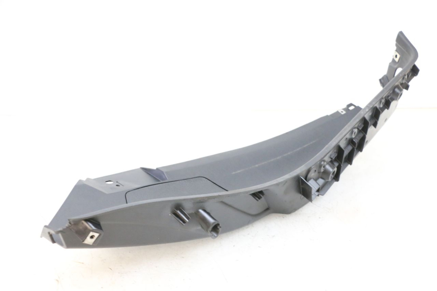 photo de TRITTBRETT VERKLEIDUNG RECHTS PIAGGIO MP3 HPE 350 (2018 - 2020) - Detailansicht des Bauteils