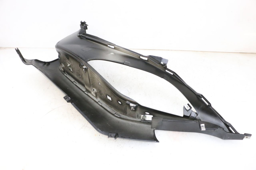 photo de TRITTBRETT VERKLEIDUNG RECHTS PIAGGIO MP3 HPE 300 (2019 - 2026) - Alternative Perspektive