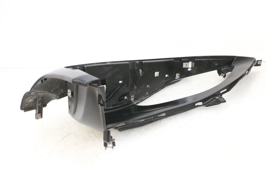 photo de TRITTBRETT VERKLEIDUNG RECHTS PIAGGIO MP3 HPE 300 (2019 - 2026) - Geprüftes Gebrauchtteil