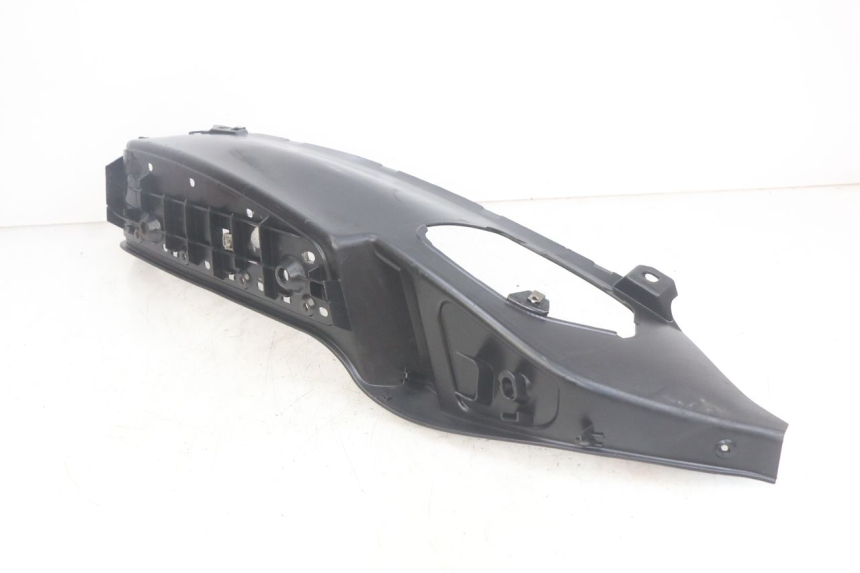 photo de RECHTER FUßRASTEN PIAGGIO MP3 LT 400 (2007 - 2012) - Detailansicht des Bauteils