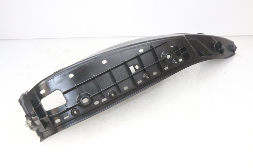 photo de RECHTER FUßRASTEN PIAGGIO MP3 500 (2014 - 2017) - Zoom auf Gebrauchszustand