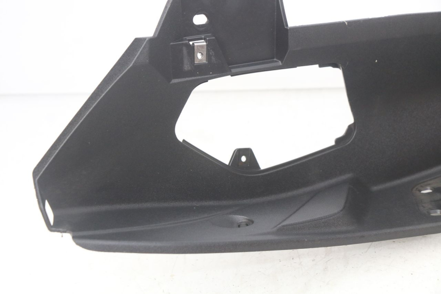 photo de RECHTER FUßRASTEN PIAGGIO MP3 500 (2014 - 2017) - Oberflächenzustand und Material